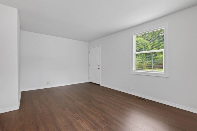 Building Photo - 1316 Sunnyview Dr