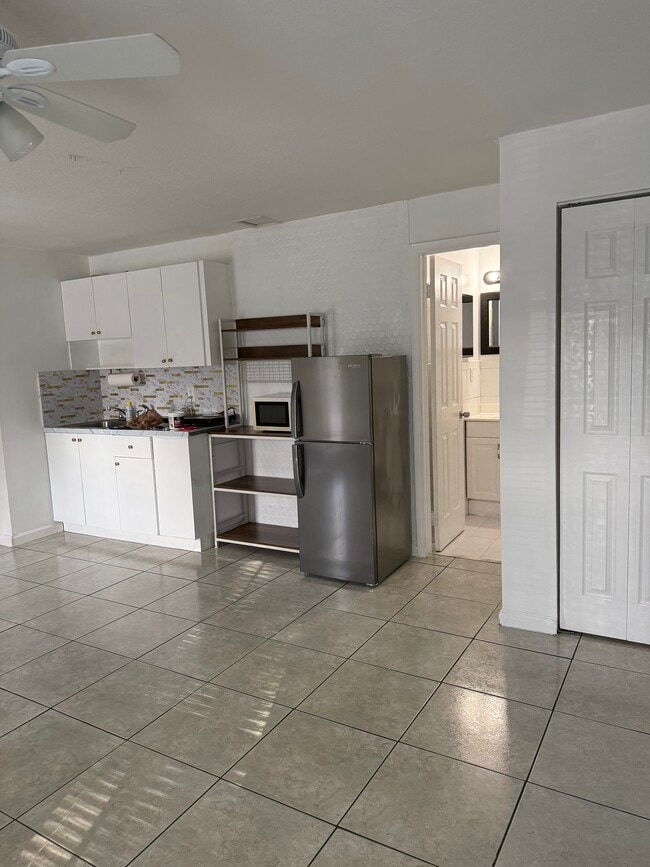 Building Photo - 7805 SW 129th Ct