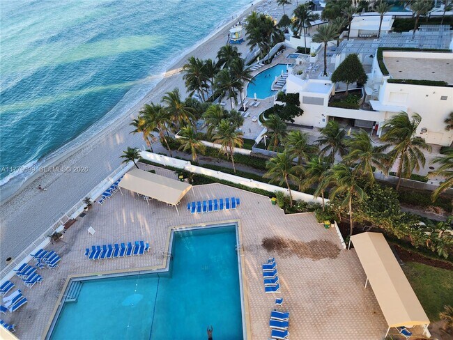 Building Photo - 3505 S Ocean Dr