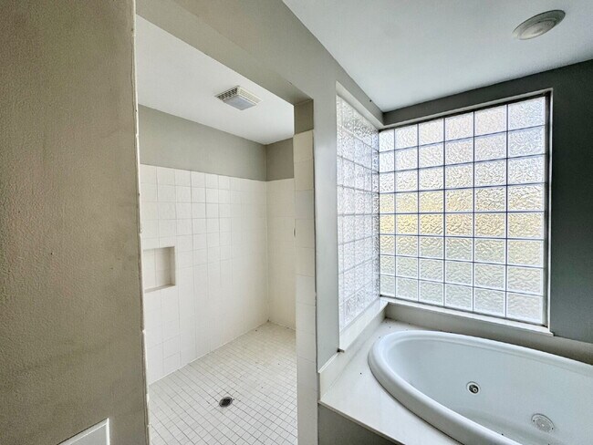 Building Photo - 1 bedroom in Fair Play