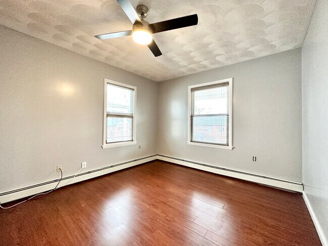 Building Photo - 48 Berkshire St