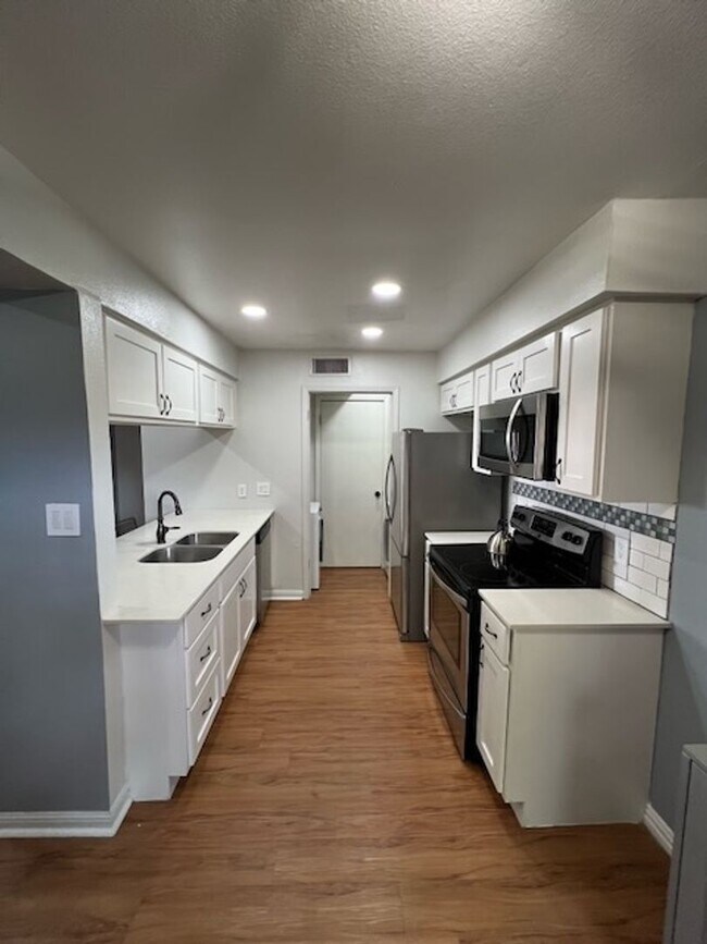 Building Photo - 3511 Alpine Cir