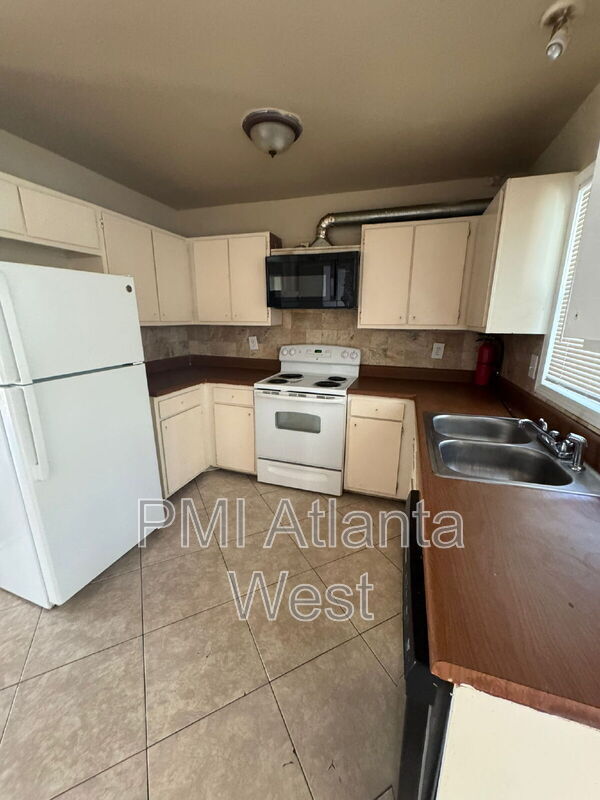 Building Photo - 843 Garden Walk Blvd