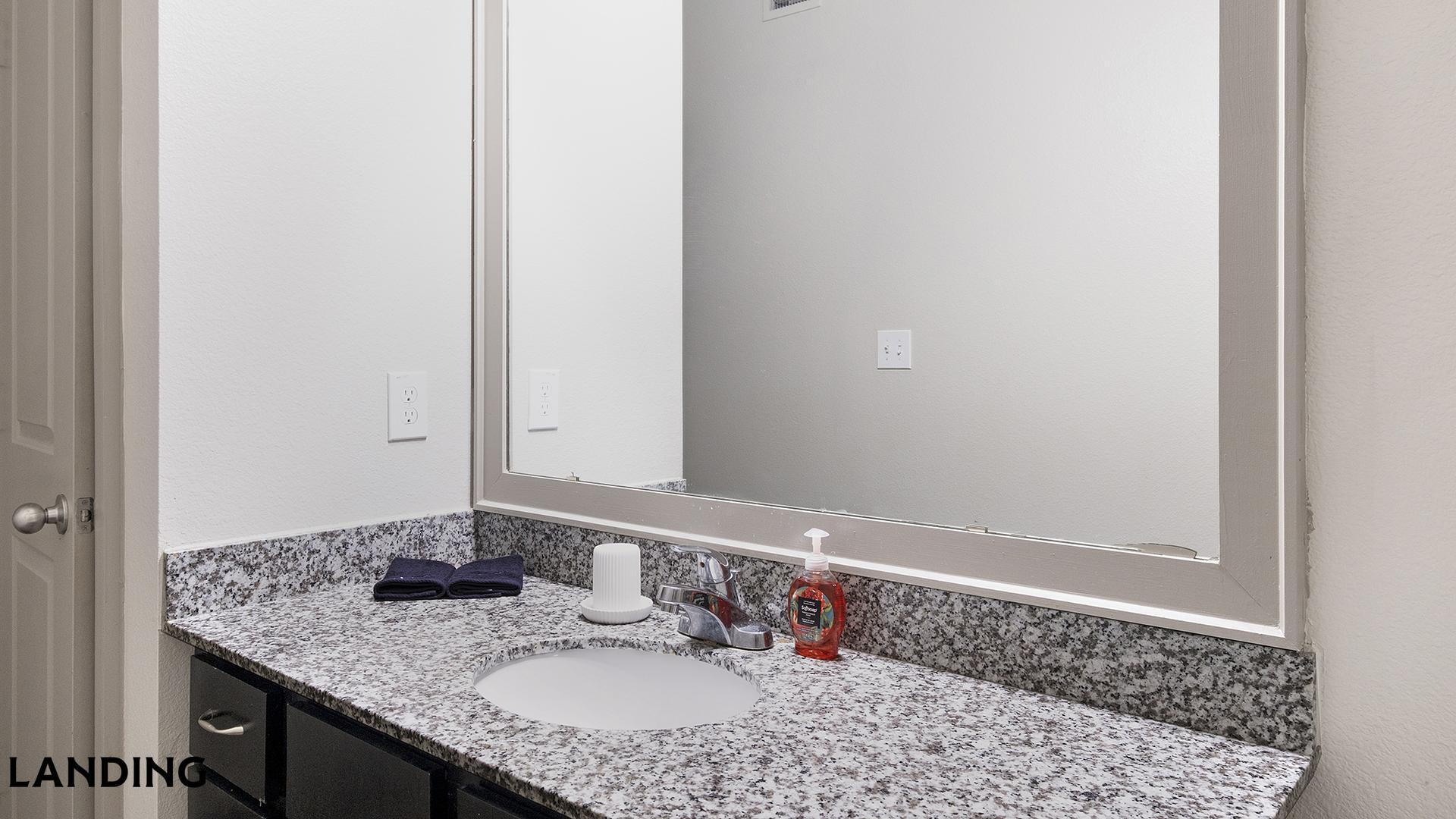 Building Photo - 18021 Kingsland Blvd