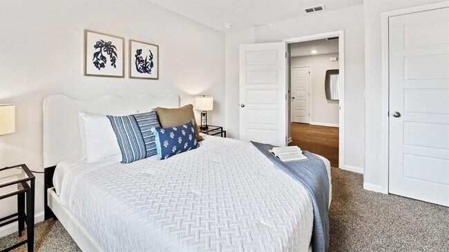 Building Photo - 1946 Tree Swallow Dr