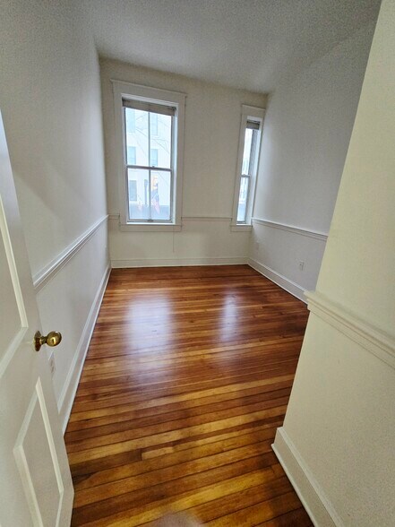 Bedroom 1 - 101 S Saint Asaph St