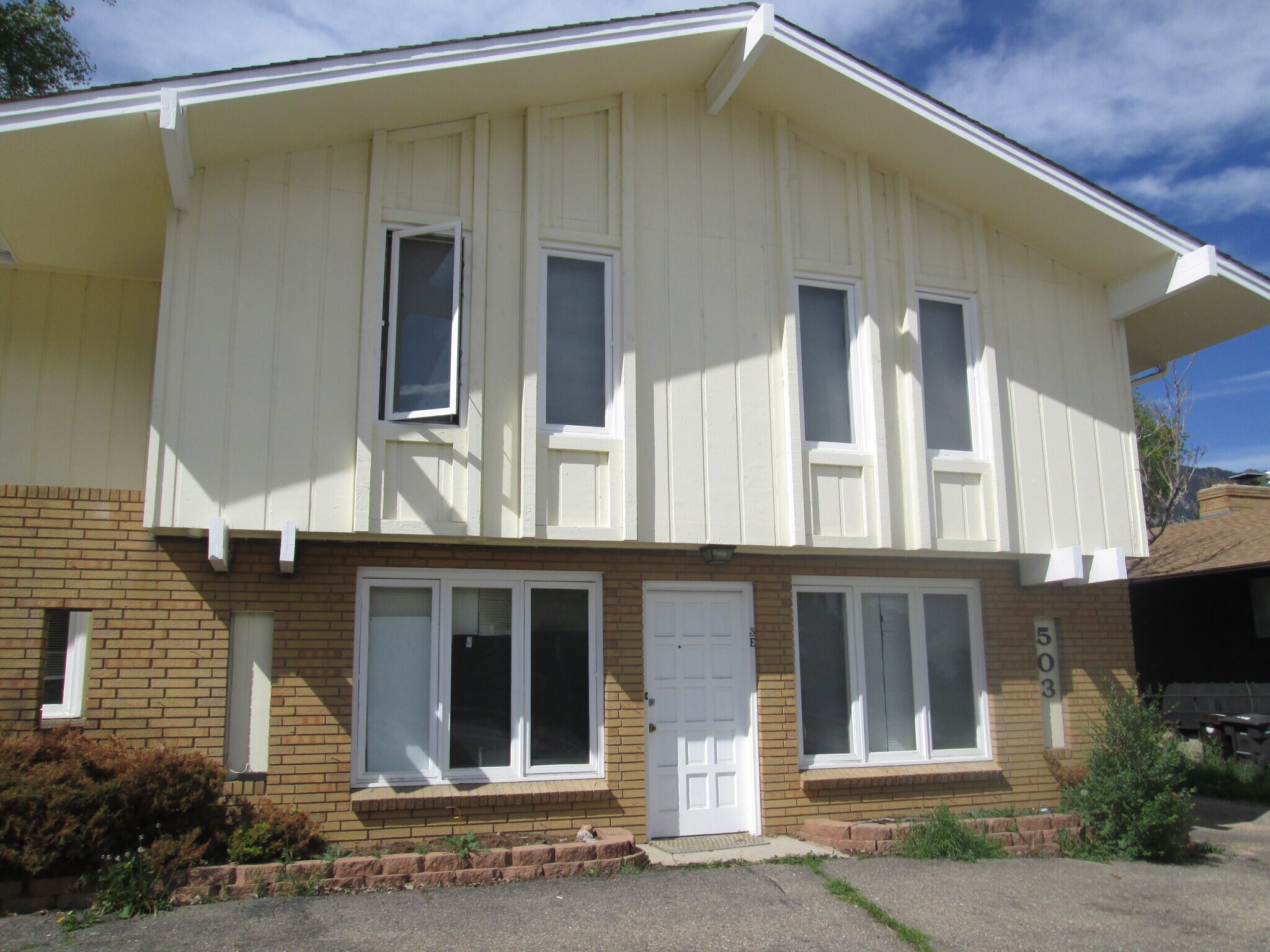 Building Photo - 503 Harvard Ln