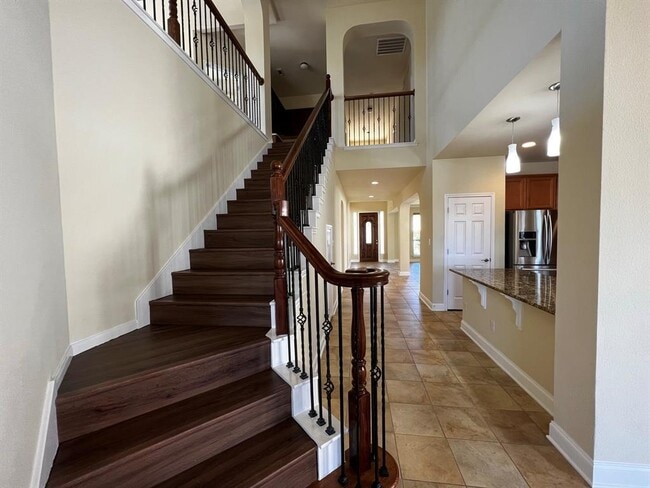 Building Photo - 15224 Interlachen Dr