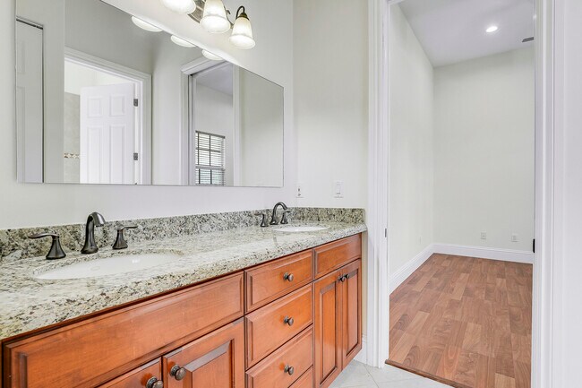 Building Photo - 11985 Carnegie Pl