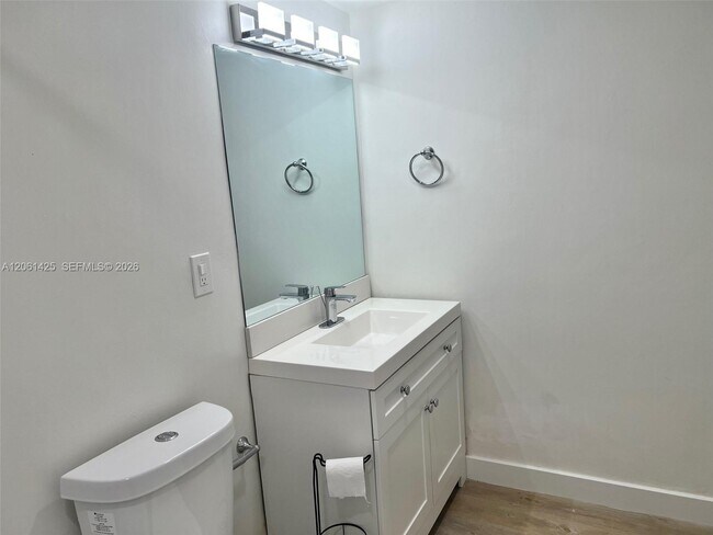 Building Photo - 9159 SW 77th Ave