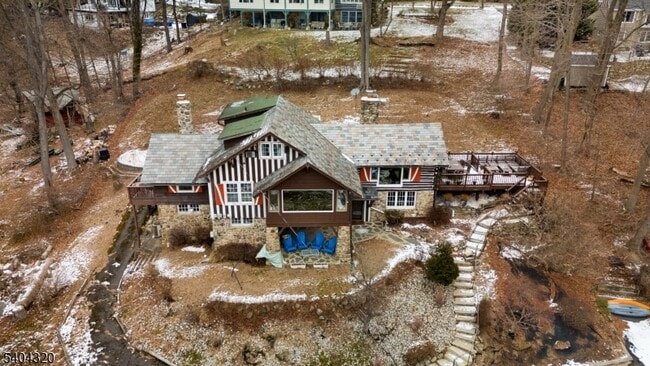 Building Photo - 77 W Shore Trail