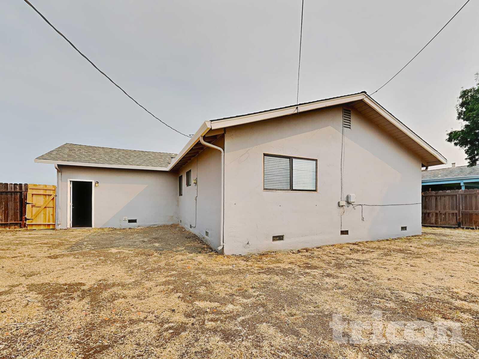 Building Photo - 1613 James St