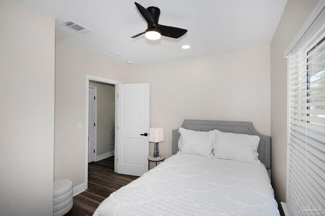 Building Photo - 3081 N 16th Ave