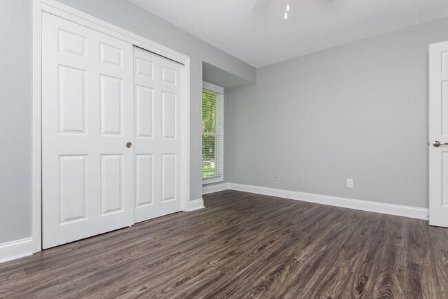 Building Photo - 2681 Ravenoaks Pl