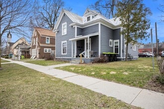 Building Photo - 121 S Clay St