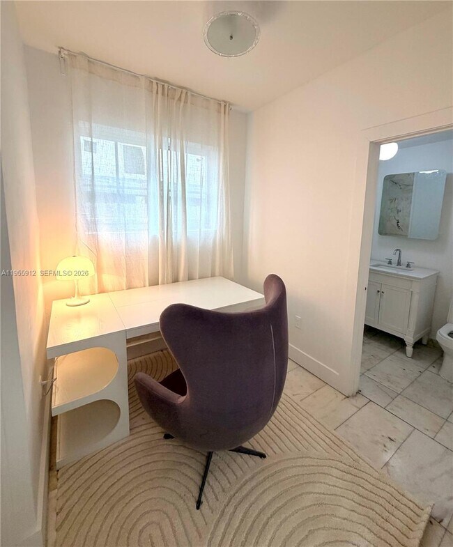 Building Photo - 801 8th St