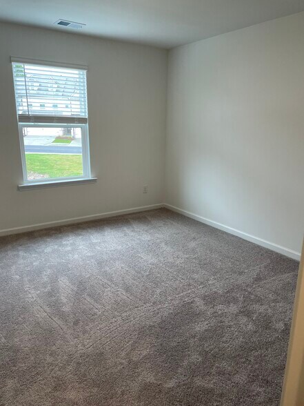 Building Photo - 102 Smithwood Dr