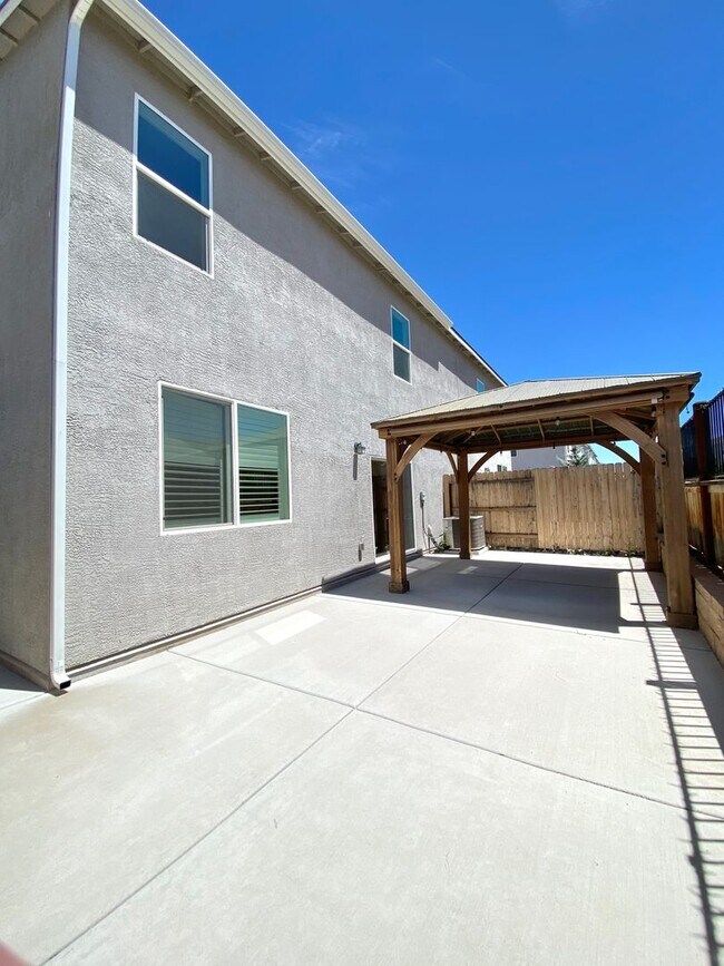 Building Photo - 8768 Scenic Sky Dr