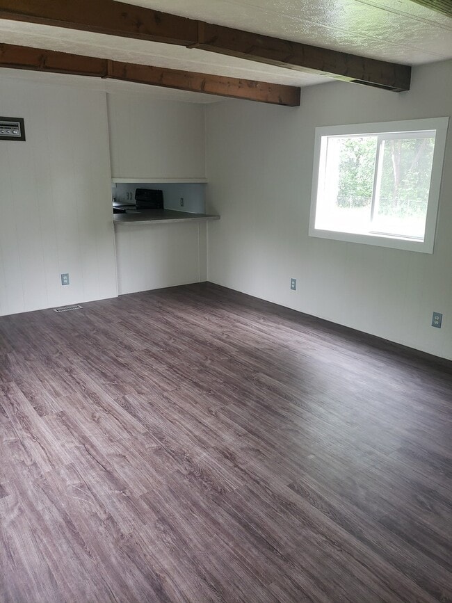 Building Photo - 3 bed 1.5 bath mobile