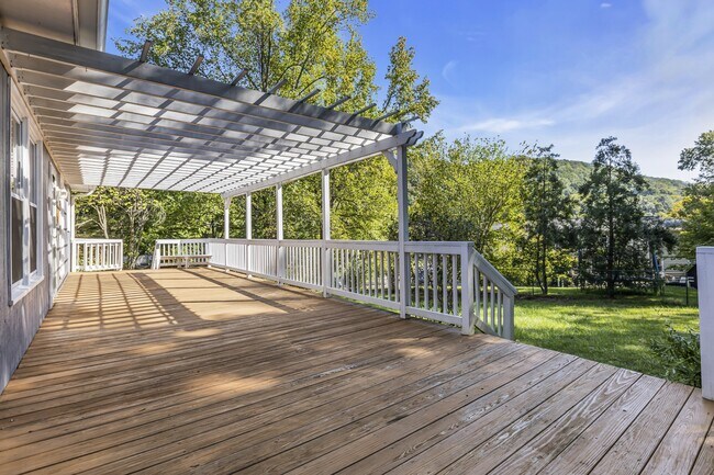 Building Photo - 1105 Chelsey Ct