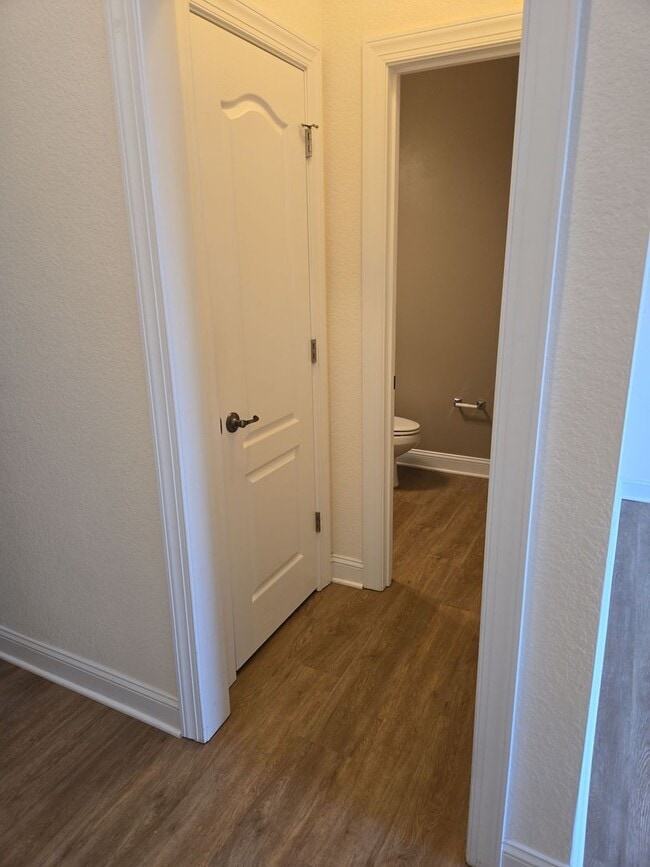 Building Photo - Virginia Beach living at its BEST!