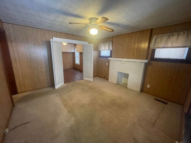 Building Photo - 8224 W Main St