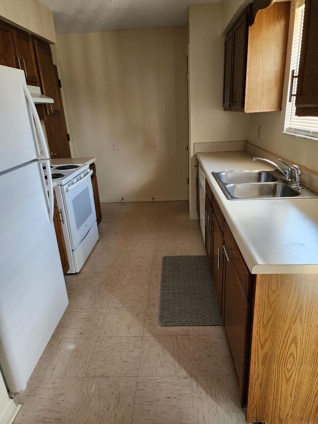 Building Photo - 1014 NW Lake City Ave