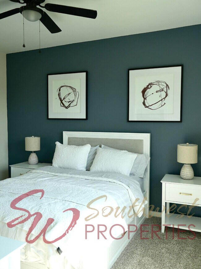 Building Photo - Upgrade your living experience across from campus in this fully furnished 3 bedroom 2.5 bath!