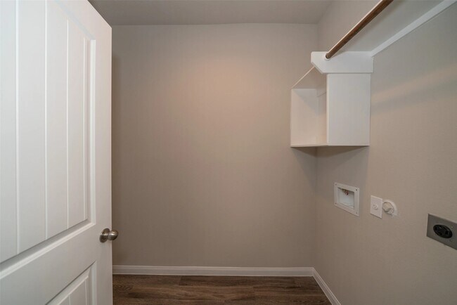 Building Photo - 9514 Yellow Rose Dr