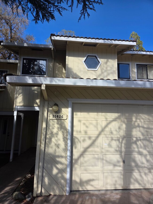 Primary Photo - 3-Bedroom Condo Near Columbia Jr. College