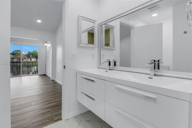 Building Photo - 2057 Champions Way