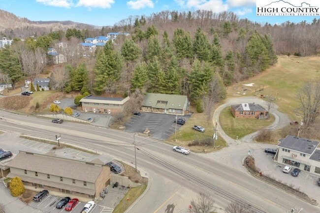 Building Photo - 483 NC-105 Extension