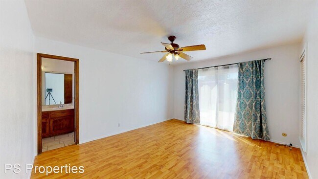 Building Photo - 3 br, 2 bath House - 11822 Apache Ave NE