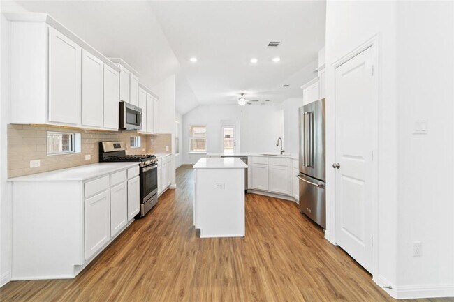 Building Photo - 158 Coronella Dr