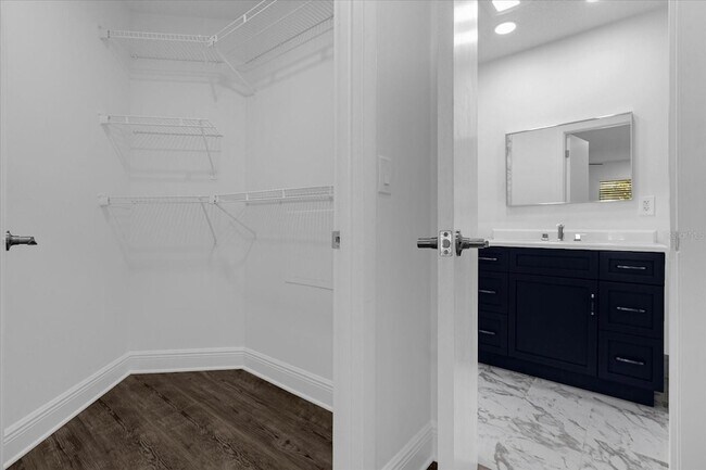 Building Photo - 2580 Grassy Point Dr
