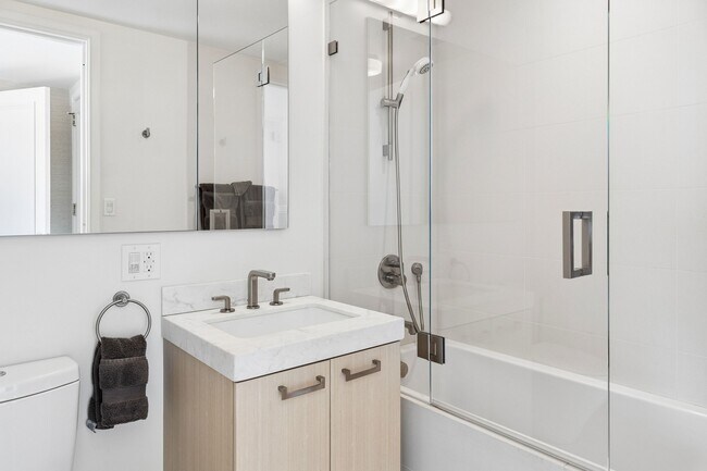 Building Photo - 706 Mission St