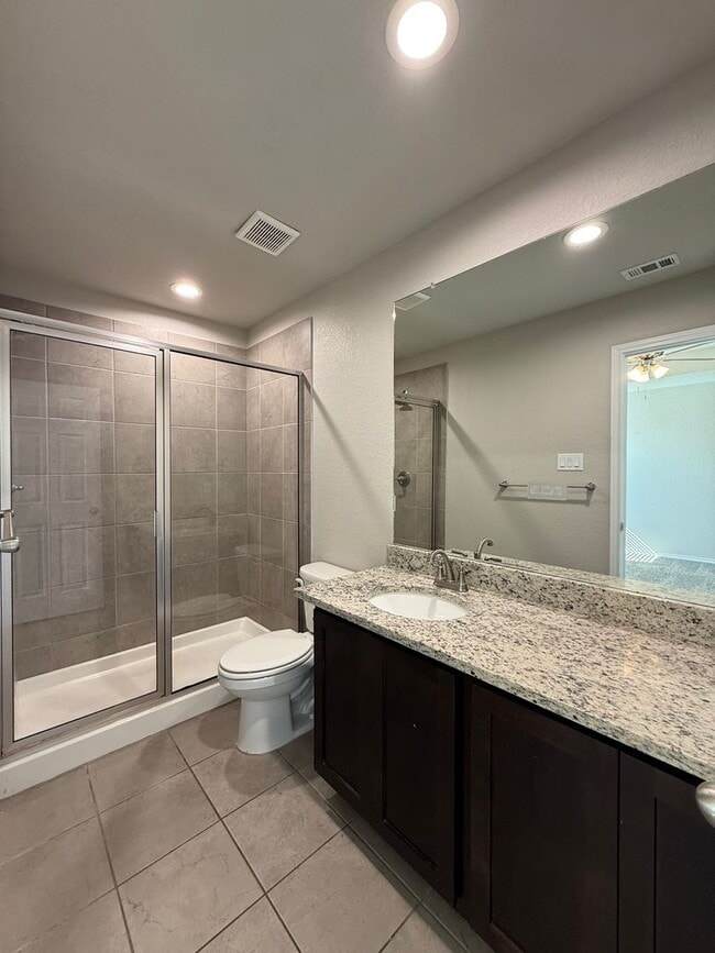 Building Photo - Beautiful Modern 3-Bed, 2-Bath Duplex with...