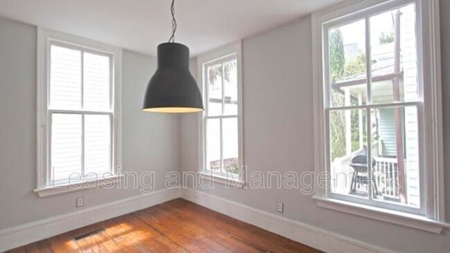 Building Photo - 27 Smith St