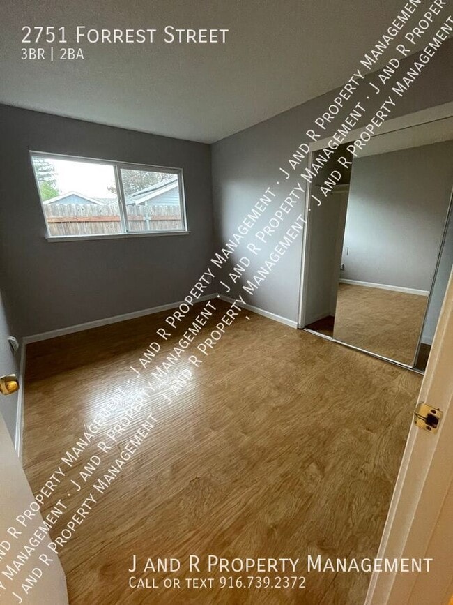 Building Photo - 2751 Forrest St