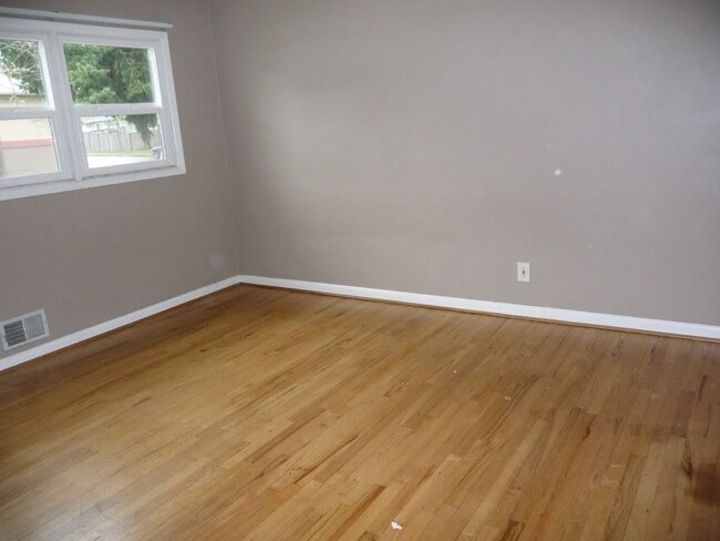 Building Photo - Hardwood floors
