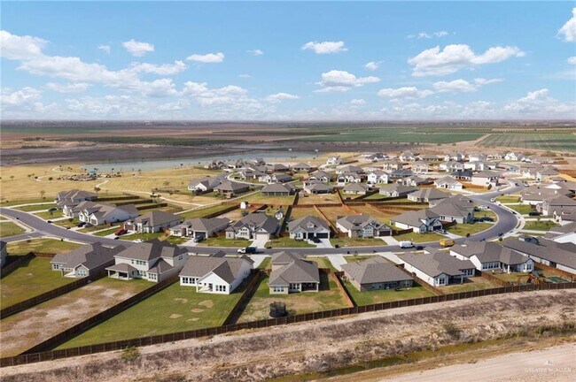 Building Photo - 33 Aqualina Wy
