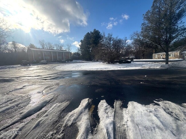 Building Photo - 11-21-21 Ashdown Rd