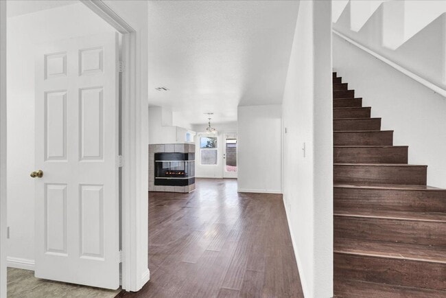 Building Photo - 8217 Beekman St