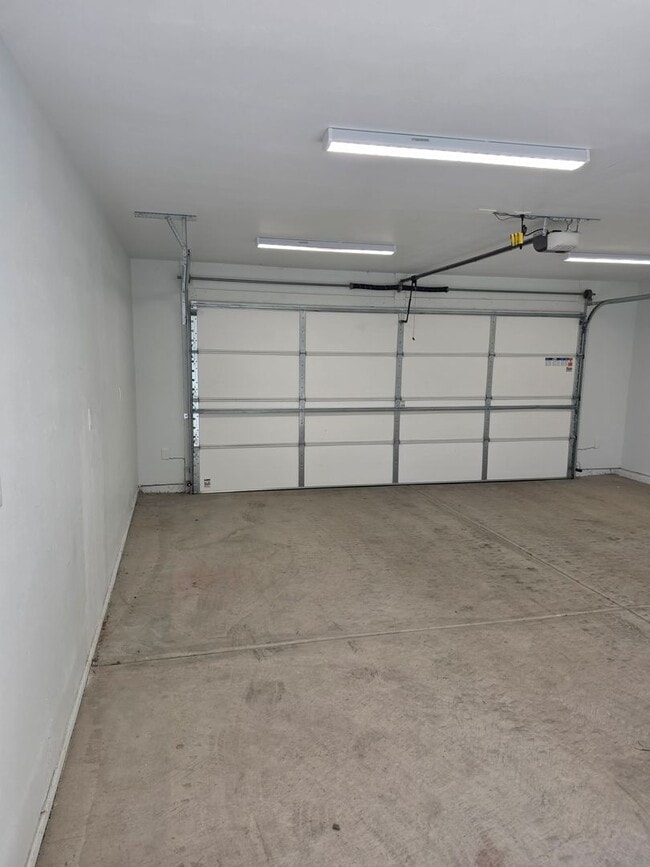 Building Photo - Brand New Construction Duplex