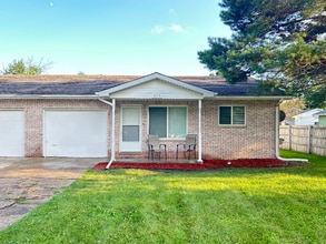 Building Photo - 905 Doro Ln