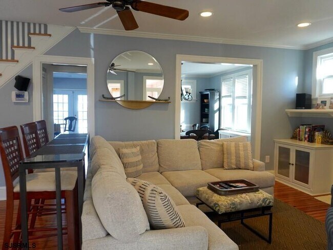 Building Photo - 11 S Baltimore Ave