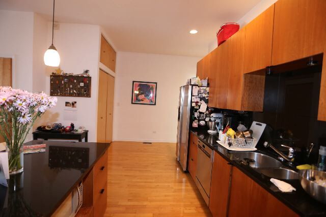 Building Photo - 1407 N Wicker Park Ave