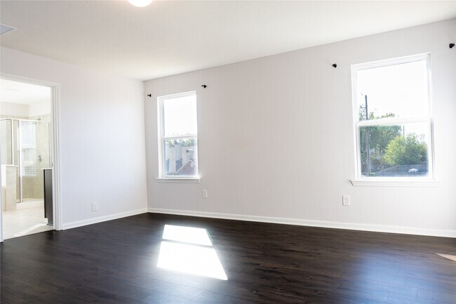 Building Photo - 623 Ash Mill Dr