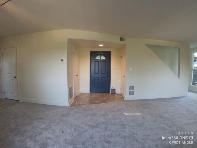 Front Entrance - 3137 Josephine St