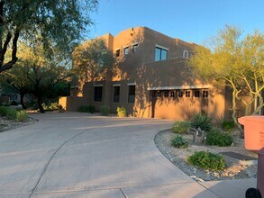 Building Photo - MOVE IN SPECIAL - 3 bedroom, 2 bathroom in...
